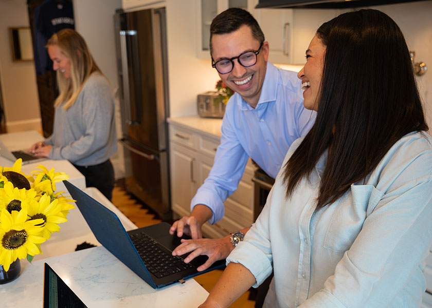 str-cs-sales-growth-through-email-social-opt